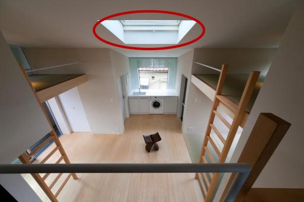 日本的一戶建也是模仿國內的天井房，屋頂留空，在國內早封起來了