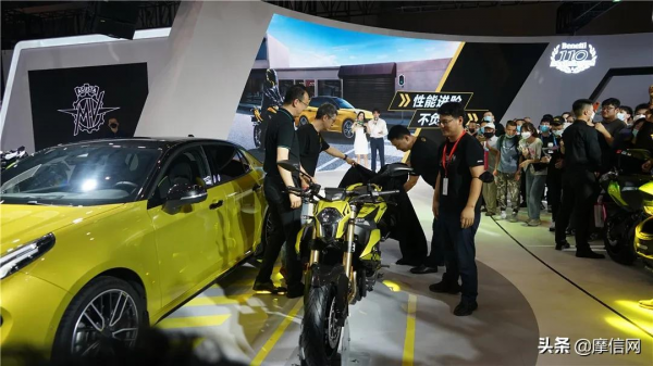 Benelli與領克推出聯名款摩托“燃金彈頭”