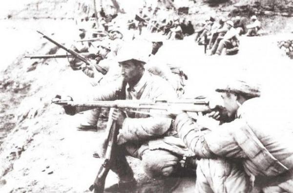 1986年,遲浩田遇老翁悠然垂釣,老翁撫須笑問:可知胡司令? 1986年,遲浩田遇老翁悠然垂釣,老翁撫須笑問:可知胡司令?