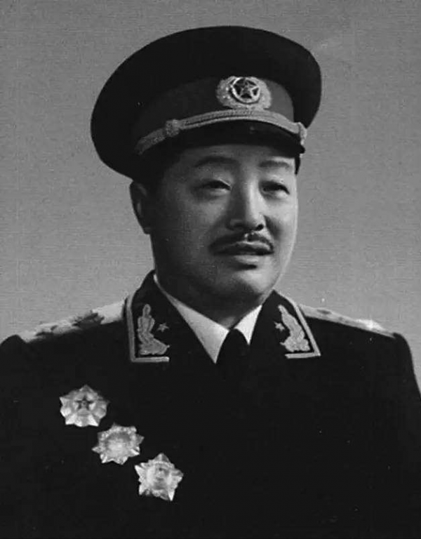 若沒指揮南昌起義，後期戰功一般的賀老總，還能入圍十大元帥嗎？