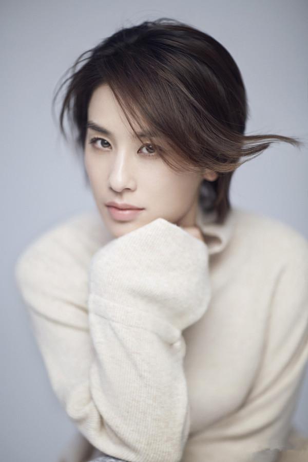 黃聖依美照一冊,欣賞 黃聖依美照一冊,欣賞