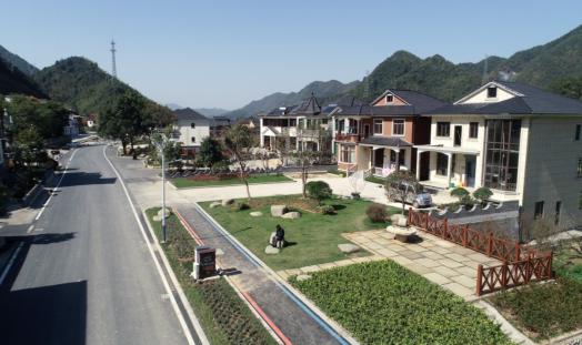 板橋鎮:通透式圍牆美化庭院 板橋鎮:通透式圍牆美化庭院