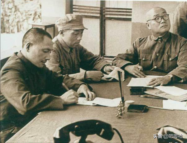 他是中野副司令，被擬定為兵團司令，讓陳錫聯、陳再道當左右副手