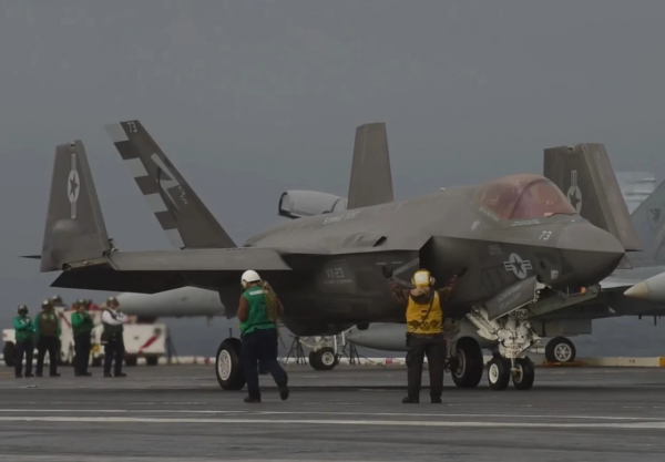 F-35墜入南海，美國人被迫害妄想症發作：美軍要趕在中國之前打撈