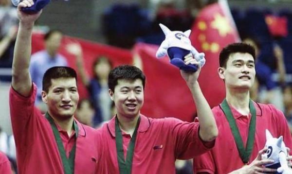 29+12+3！24+4+6，中國隊長籃板數超姚明，男籃三大鋒線集體爆發