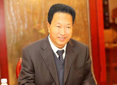 10萬塊錢起家，坐擁47億淨資產，河北前首富竟然帶著兒子去自首