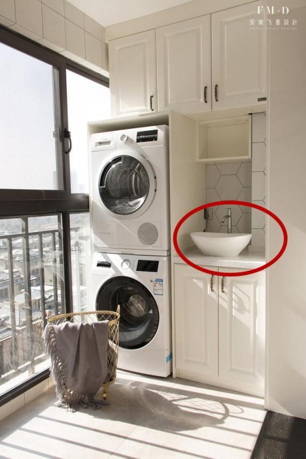 陽臺裝修的正確選擇,打個家政櫃塞洗衣機藏雜物,日後收納不後悔 陽臺裝修的正確選擇,打個家政櫃塞洗衣機藏雜物,日後收納不後悔