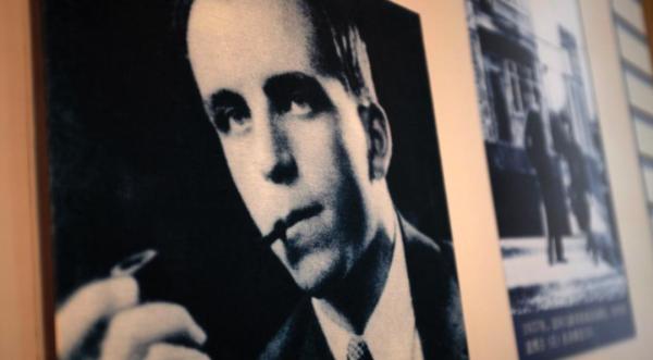 【黨史百年·天天學】習近平復信國際友人親屬,信中都提到了誰? 【黨史百年·天天學】習近平復信國際友人親屬,信中都提到了誰?