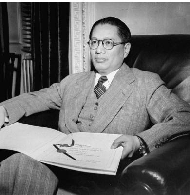 蔣介石出手打擊軍統，戴笠以退為進，終使中統遭殃