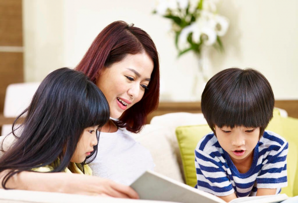 生育率跌破1％，放開三胎無人響應，專家建議：不生孩子福利下降