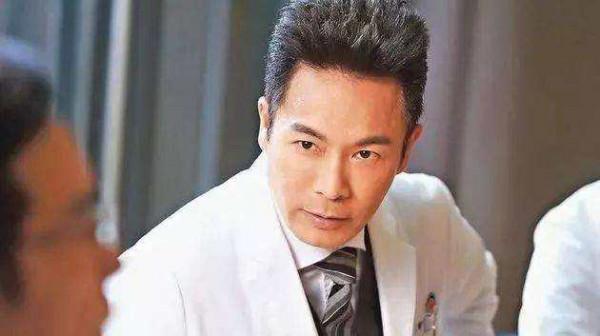 郭晉安變蠟像、陳浩民成“蛇精”，這些男星咋就想不開要去動臉呢