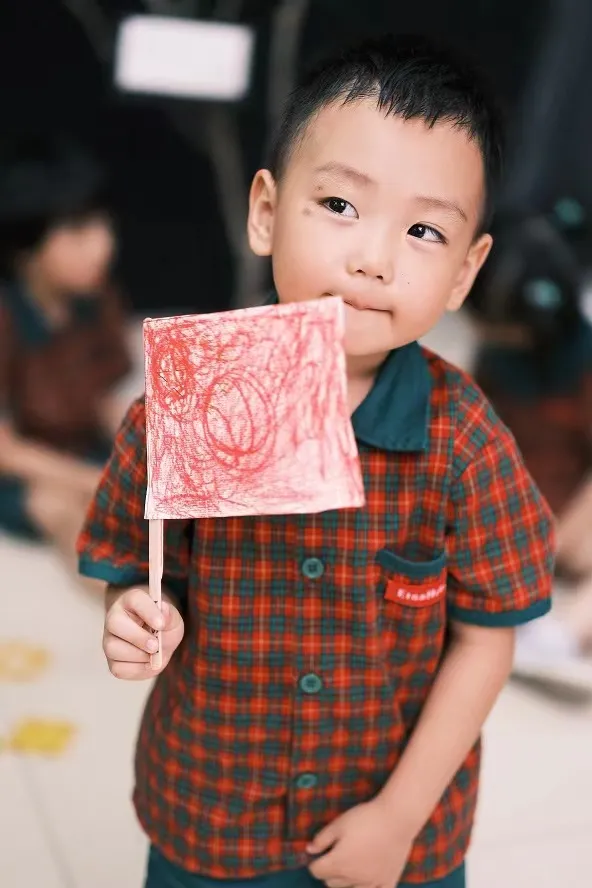 厲害了我的國，伊頓孩子獻禮祖國