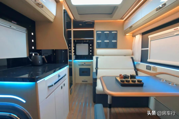 國內首款進口依維柯商旅C型房車——鉑馳帕亞尼商旅房車​