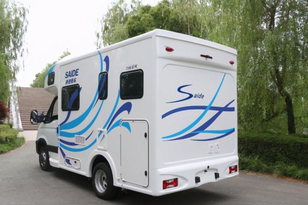 白鯨系列最受歡迎的佈局方式,究竟好在哪?賽德白鯨縱床版房車 白鯨系列最受歡迎的佈局方式,究竟好在哪?賽德白鯨縱床版房車