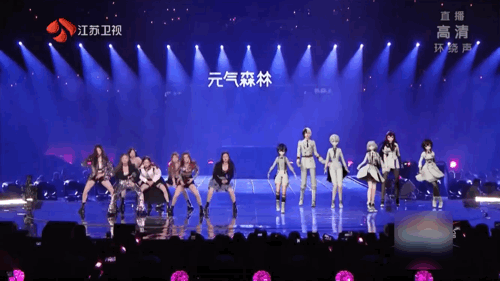 “復活”鄧麗君+vsinger耀眼，江蘇衛視跨年演唱會大玩虛擬技術