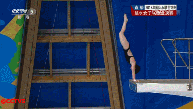 2021年最火的體育明星14歲“全紅蟬”跳水影片，無水花精彩一瞬間