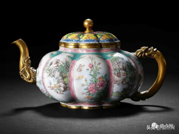 Parry家族珍藏倫敦拍賣100%成交 |「乾隆御製畫琺琅壺」領銜 Parry家族珍藏倫敦拍賣100%成交 |「乾隆御製畫琺琅壺」領銜