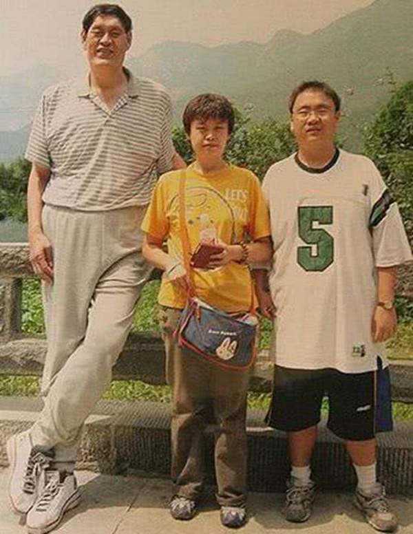 緬懷中國籃球英雄穆鐵柱！曾單場80分並兩勝美國隊，59歲英年早逝