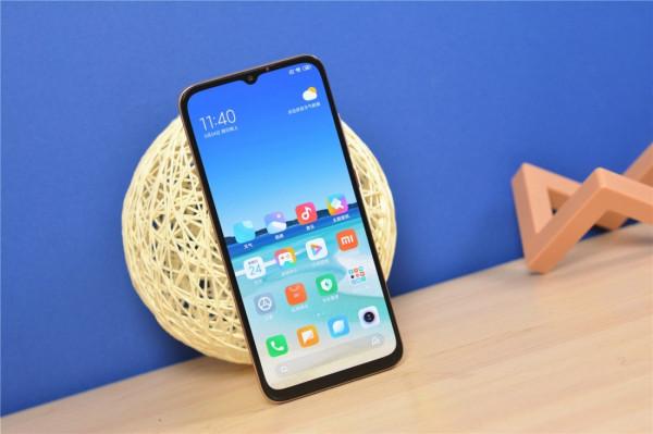 從2599跌至1699，256GB+螢幕指紋+7nm，30倍變焦手機售價更親民