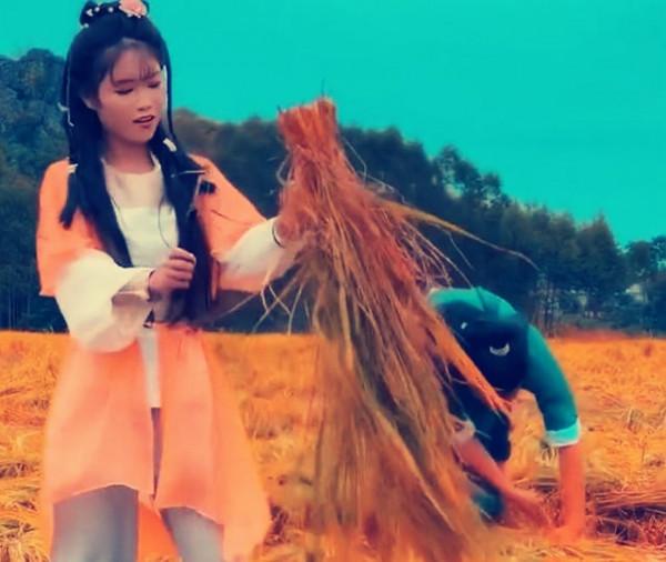 廣西：夫妻扮郭靖黃蓉幹農活，在橫店跑過龍套，夢想是拍部微電影