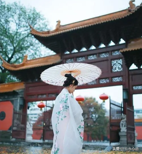 宰相詩人的一首七律，一句一景，一步一嘆，全篇更籠罩了蕭索氣氛