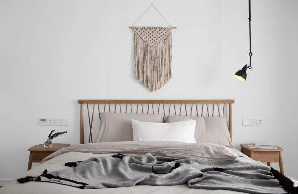 118平的極簡風二居室，餐廳邊做大理石地臺，確實好看