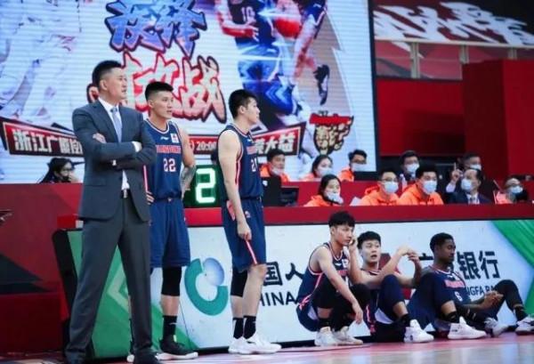 CBA第二階段，廣東老四人組兩人犧牲最大，新四人組一人勝任