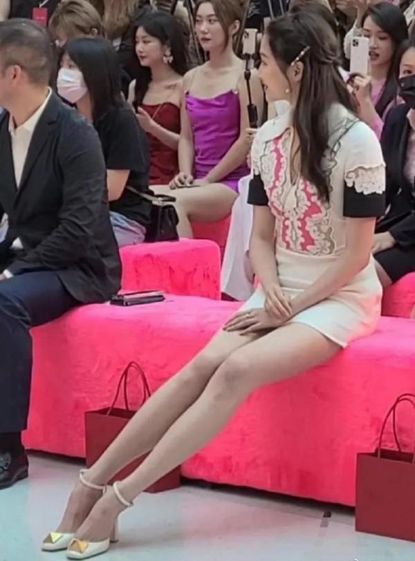 誰來救救關曉彤