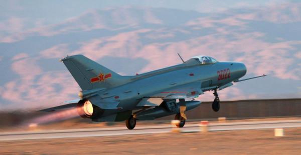 中國現役戰機飛行速度排行榜&mdash;&mdash;2馬赫起步