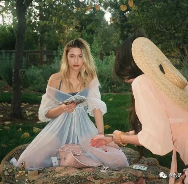 喬布斯小女兒走秀,長女從小被嫌棄,“富養”vs“棄養”差別大.. 喬布斯小女兒走秀,長女從小被嫌棄,“富養”vs“棄養”差別大..