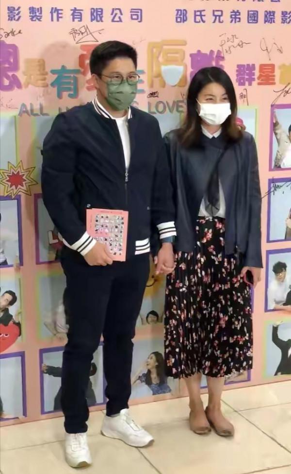 郭晶晶穿漢服亮相，穿襦裙戴珠花古典味兒十足，笑眼盈盈好嬌俏