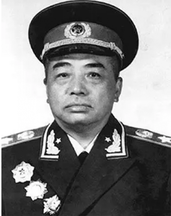 柿子砸中小戰士,彭德懷勃然大怒:把小王拉出去,槍斃 柿子砸中小戰士,彭德懷勃然大怒:把小王拉出去,槍斃