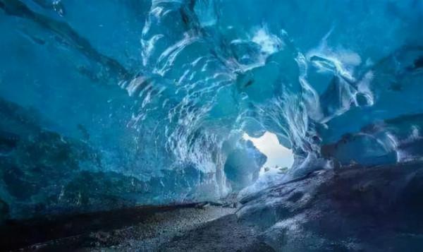 這裡是地球嗎？地下深處的極致感官盛宴