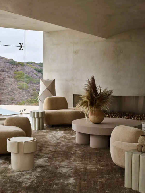 巨星夫婦花1&period;3億買下&OpenCurlyDoubleQuote;鋼鐵俠的豪宅&rdquo;！還能在懸崖邊游泳？酸了