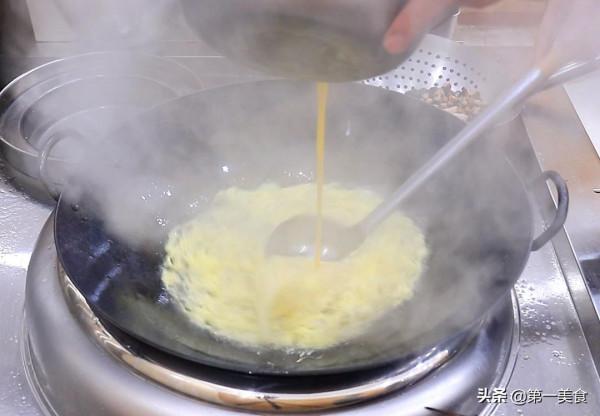 “蛋炒飯”家常做法,這幾個技巧很關鍵,米飯金黃松散,粒粒分明 “蛋炒飯”家常做法,這幾個技巧很關鍵,米飯金黃松散,粒粒分明