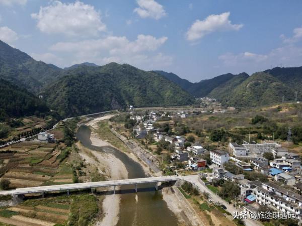 國內兩條小眾自駕路線，穿梭在原始森林之中，遨遊在歷史的海洋裡