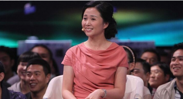 “非誠勿擾”黃菡：倒追嫁同學，恩愛30年無緋聞，女兒比她還漂亮