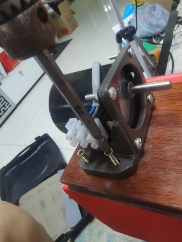 DIY:魚竿上膠機做好了,喜歡DIY的釣友速來圍觀吧 DIY:魚竿上膠機做好了,喜歡DIY的釣友速來圍觀吧