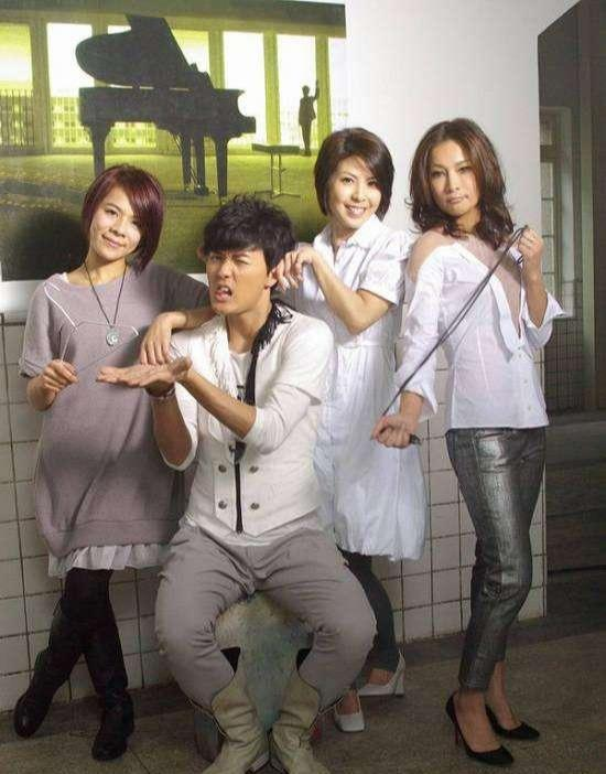 娛樂圈​至今“不婚”的8位男星，各有各的故事，年齡最大者已68歲