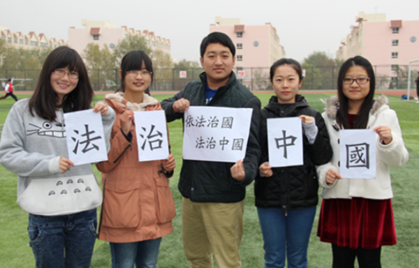 畢業10年發現,選擇律師事務所和公務員的法學生,差距不是一點點 畢業10年發現,選擇律師事務所和公務員的法學生,差距不是一點點