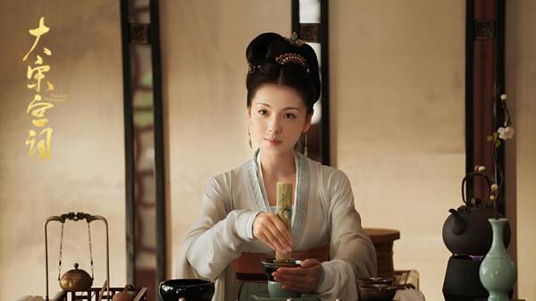 湖南衛視拿出王炸，《星辰大海》首播收視破1，43歲劉濤再扮嫩