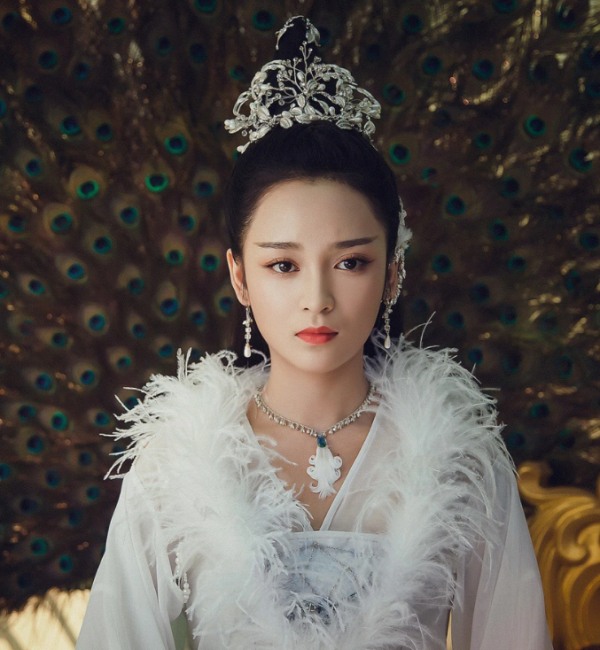 純天然被質疑“整容臉”，這些明星到底冤不冤？