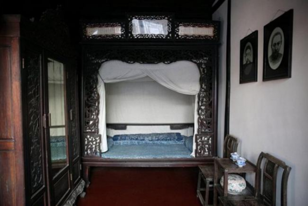 60年代周總理得知弟弟生病後,找到其單位領導:請你讓他提前退休 60年代周總理得知弟弟生病後,找到其單位領導:請你讓他提前退休