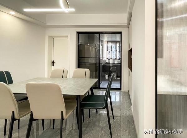 120平新房，裝修花了25萬，全屋簡約溫馨，隱形門電視牆很棒