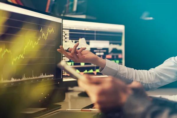 「周評」醫藥醫療、白酒週五異動，下週風格會切換嗎？應該怎麼看