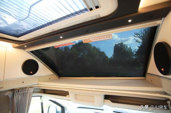 奇瑞全新聖粹白房車上市，超酷黑白設計，配2.0T動力，C2照駕駛