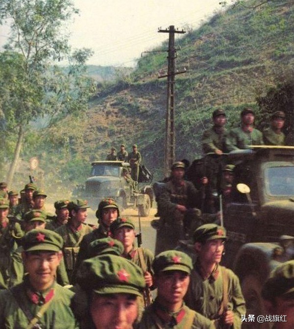 對越還擊赴南疆,悶罐車內吃喝拉撒,汗臭腳臭燻得喘不過氣 對越還擊赴南疆,悶罐車內吃喝拉撒,汗臭腳臭燻得喘不過氣