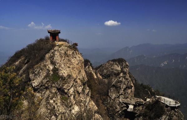 在傳統文化的河流中，泅渡，遊憩，俯仰，沉醉，吟詠，創造出輝煌