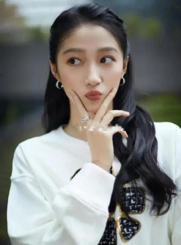 見什麼人穿什麼衣服？見父母要端莊，出門要帥氣