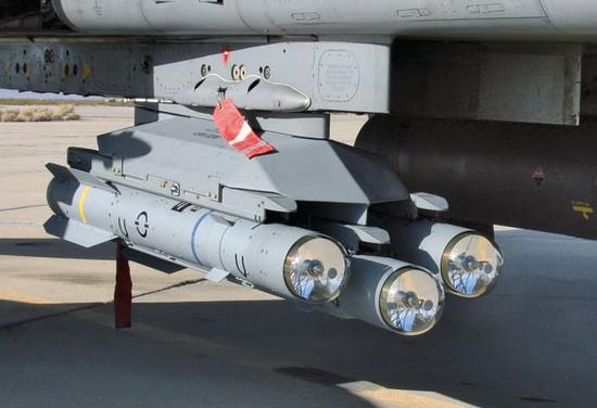 射程數十公里 發射後不用管 硫磺石裝上裝甲車 是否能成為坦克殺手 射程數十公里 發射後不用管 硫磺石裝上裝甲車 是否能成為坦克殺手